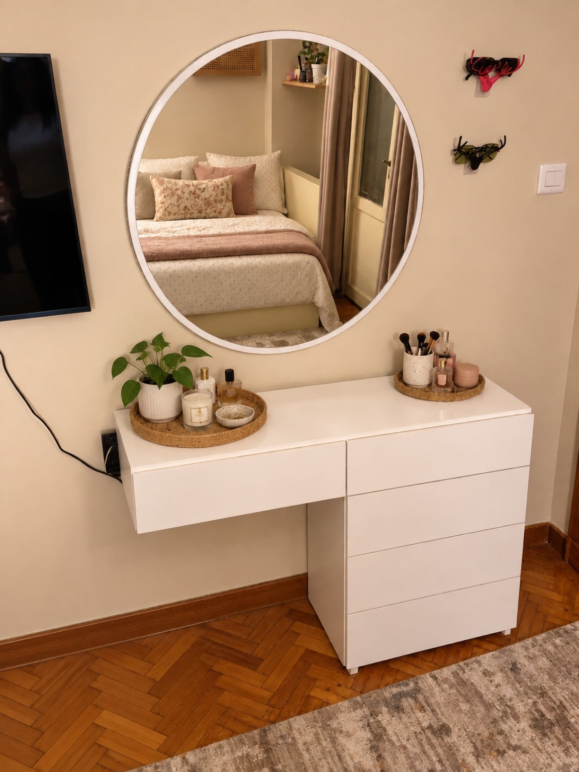 L Shape Vanity by Tafaseel Home Decor - white corner vanity with round mirror