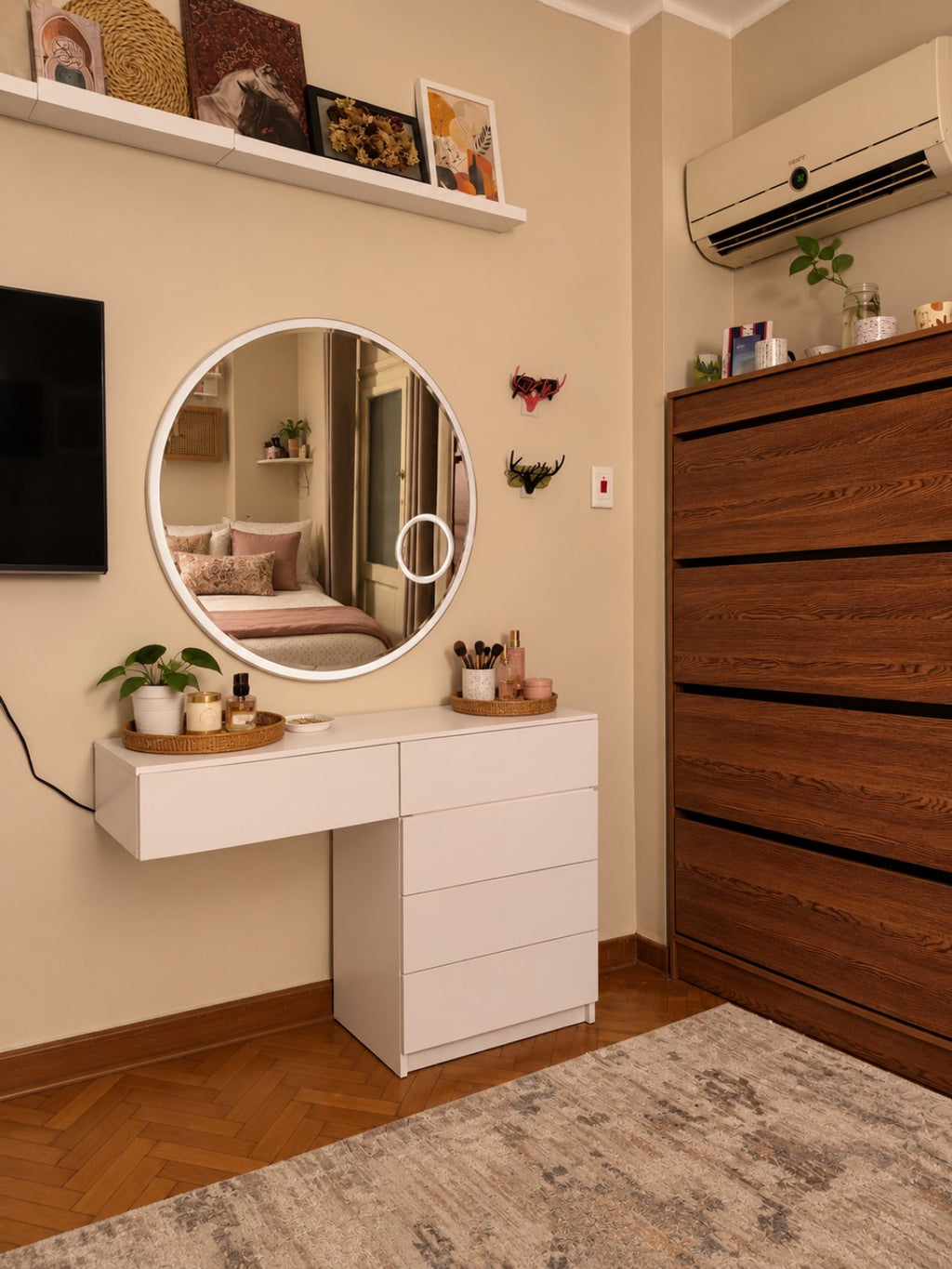 L Shape Vanity by Tafaseel Home Decor - white L shape vanity