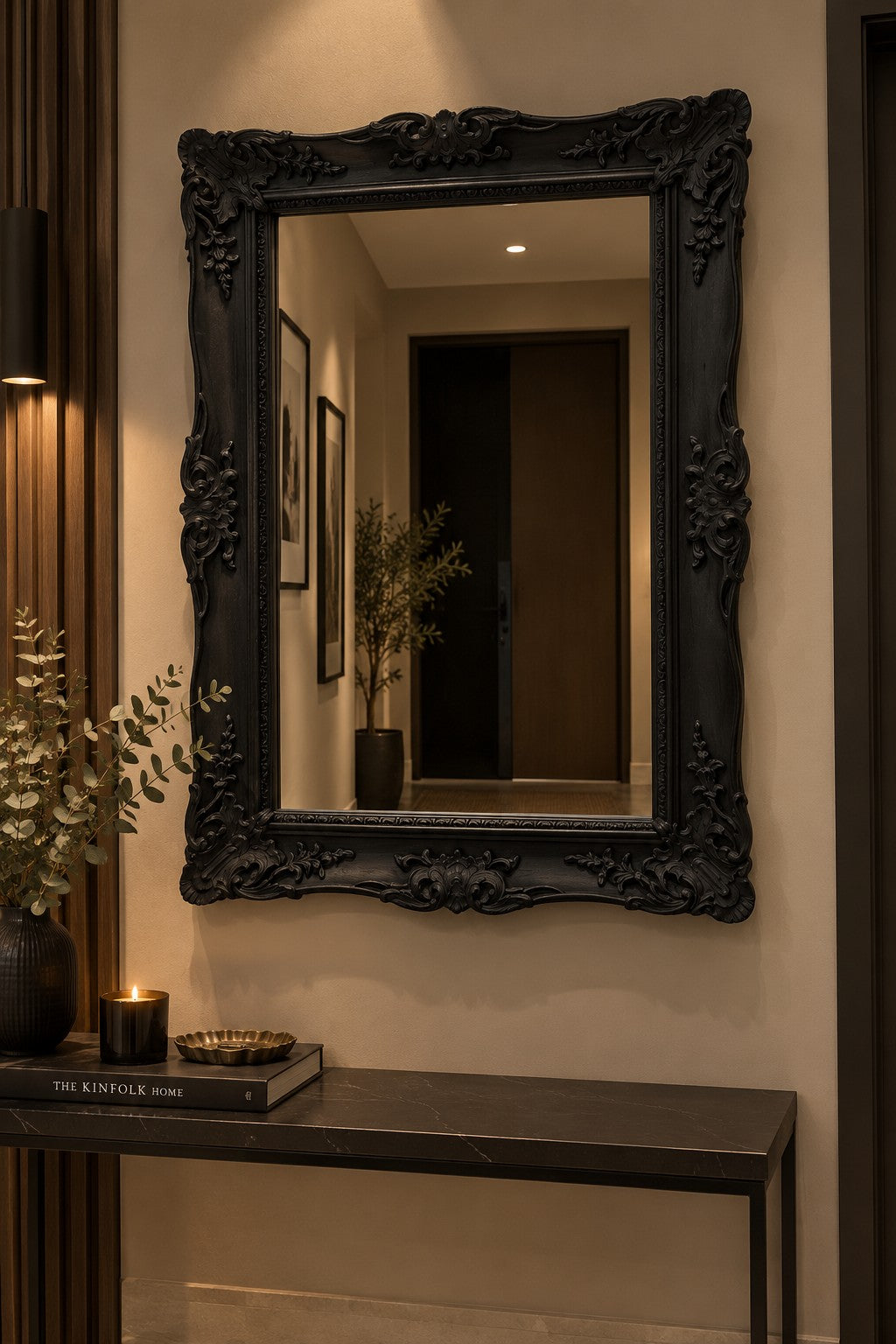 La Reine Vintage Mirror in black interior